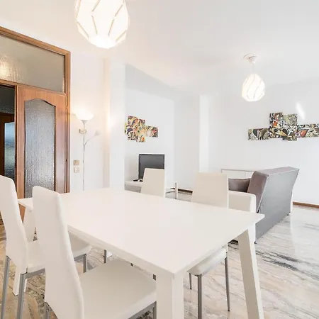Apartment Dazzling Padova